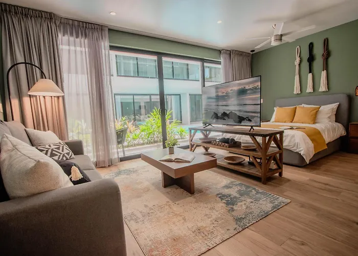 Sensai Downtown Luxury Apartment